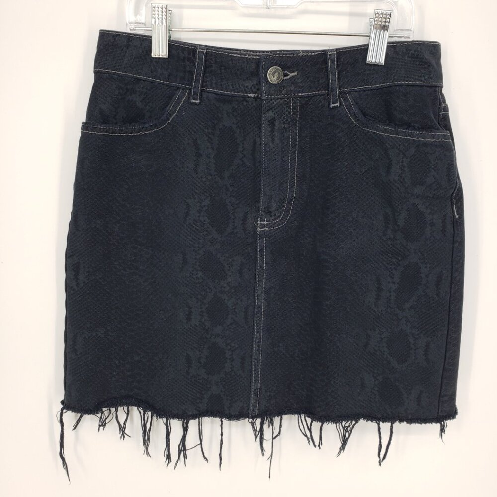 Zara Snake Skin Denim Mini Jean Skirt XS Distressed Raw Frayed Hem‎ Black